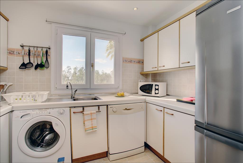 Sunny Golf Apartment Estepona Exterior photo